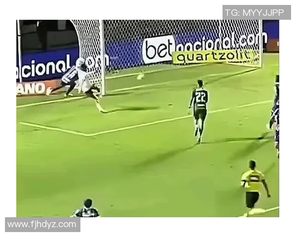 用脑袋顶足球的足球明星们的精彩瞬间与传奇故事